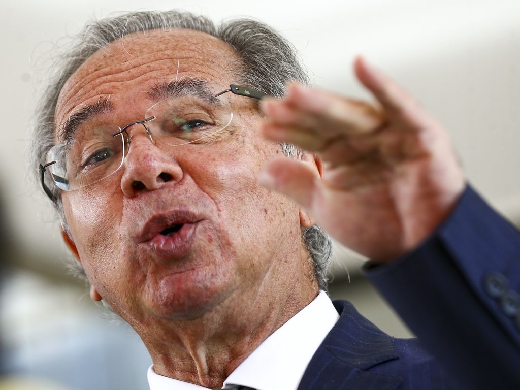 O Ministro Da Economia, Paulo Guedes, Durante Entrevista Coletiva ...