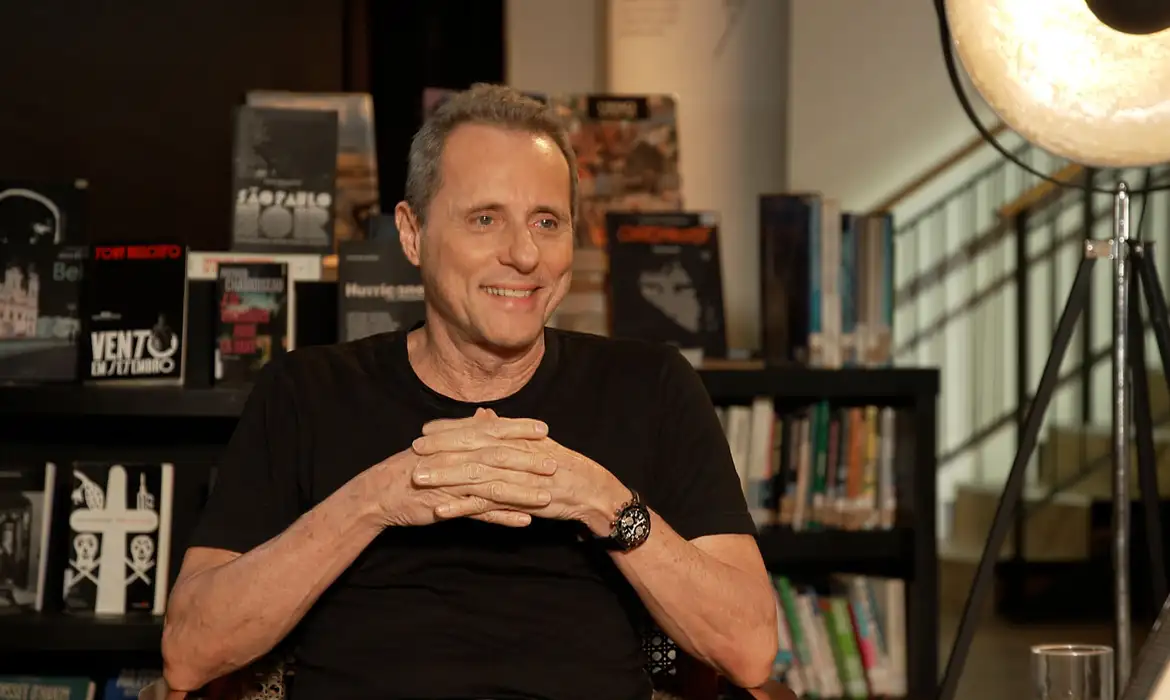 TV Brasil/Divulgação Rio de Janeiro (RJ), 17/07/2024 – Tony Bellotto destaca novo livro