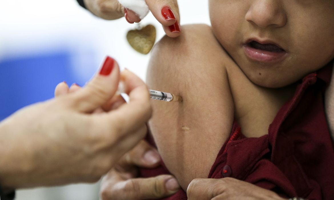 Dia D de mobilização da Campanha Nacional de Vacinação contra a Poliomielite e Sarampo. 