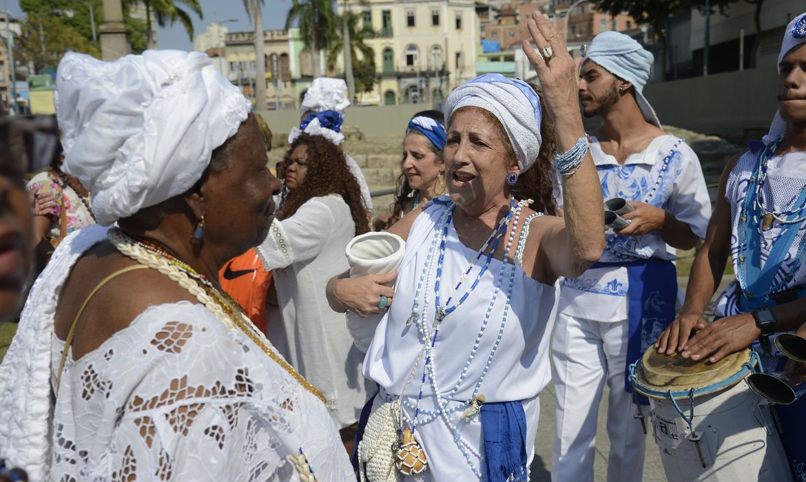 Campanha cria calendário nacional em defesa da ancestralidade africana Campanha cria calendário nacional em defesa da ancestralidade africana