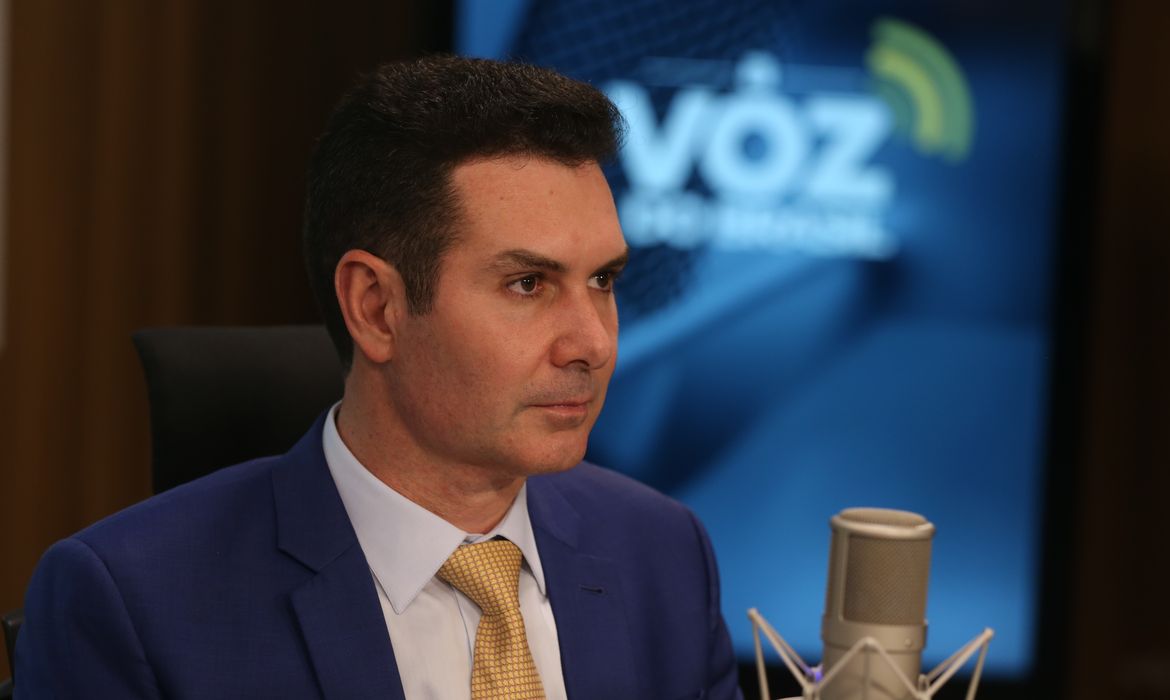 Brasília (DF). 17/04/2023 – O Ministro das Cidades, Jader Filho, participa do programa  A Voz do Brasil Foto Valter Campanato/Agência Brasil.
