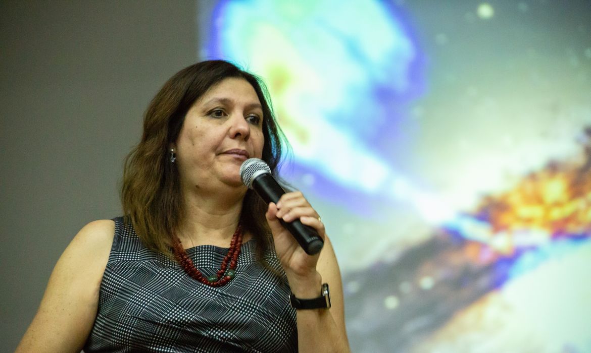 Astrônoma e astrofísica Duília de Mello