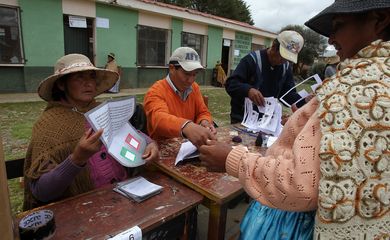 Referendo popular sobre uma reforma da Constituição boliviana para permitir a reeleição presidencial pela terceira vez