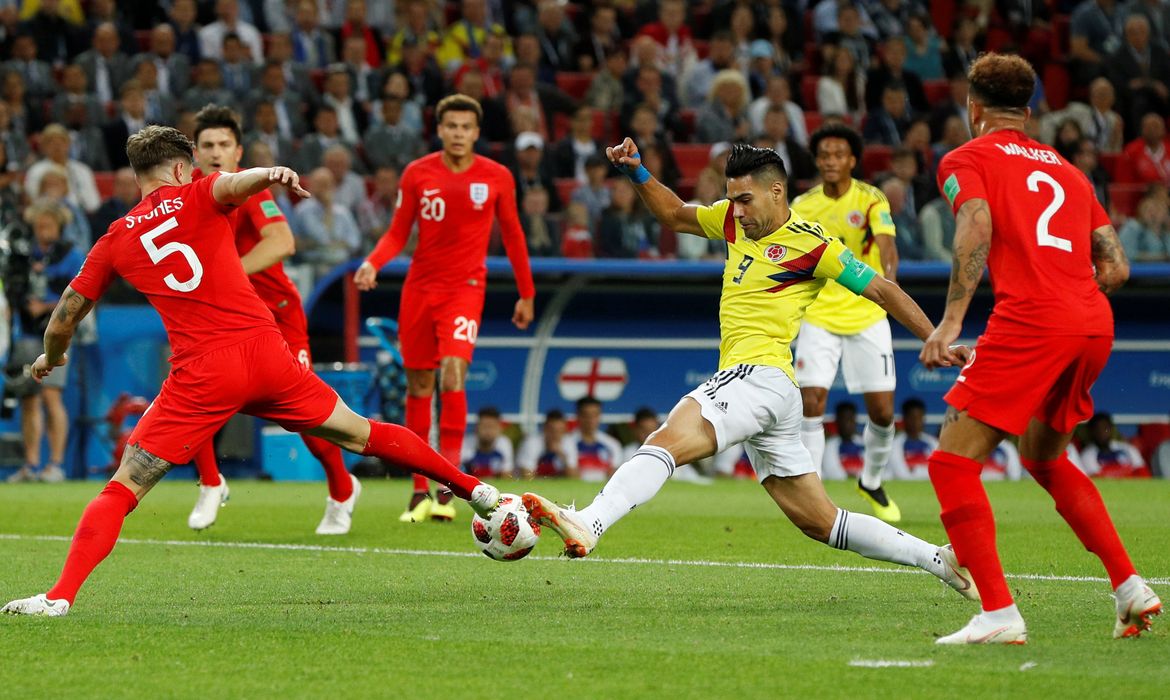 Copa 2018: Colômbia e Inglaterra. Início do jogo.