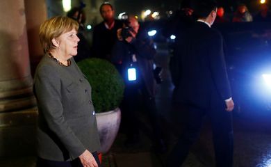 Chanceler da Alemanha, Angela Merkel, deixa negociações de coalizão, em Berlim 