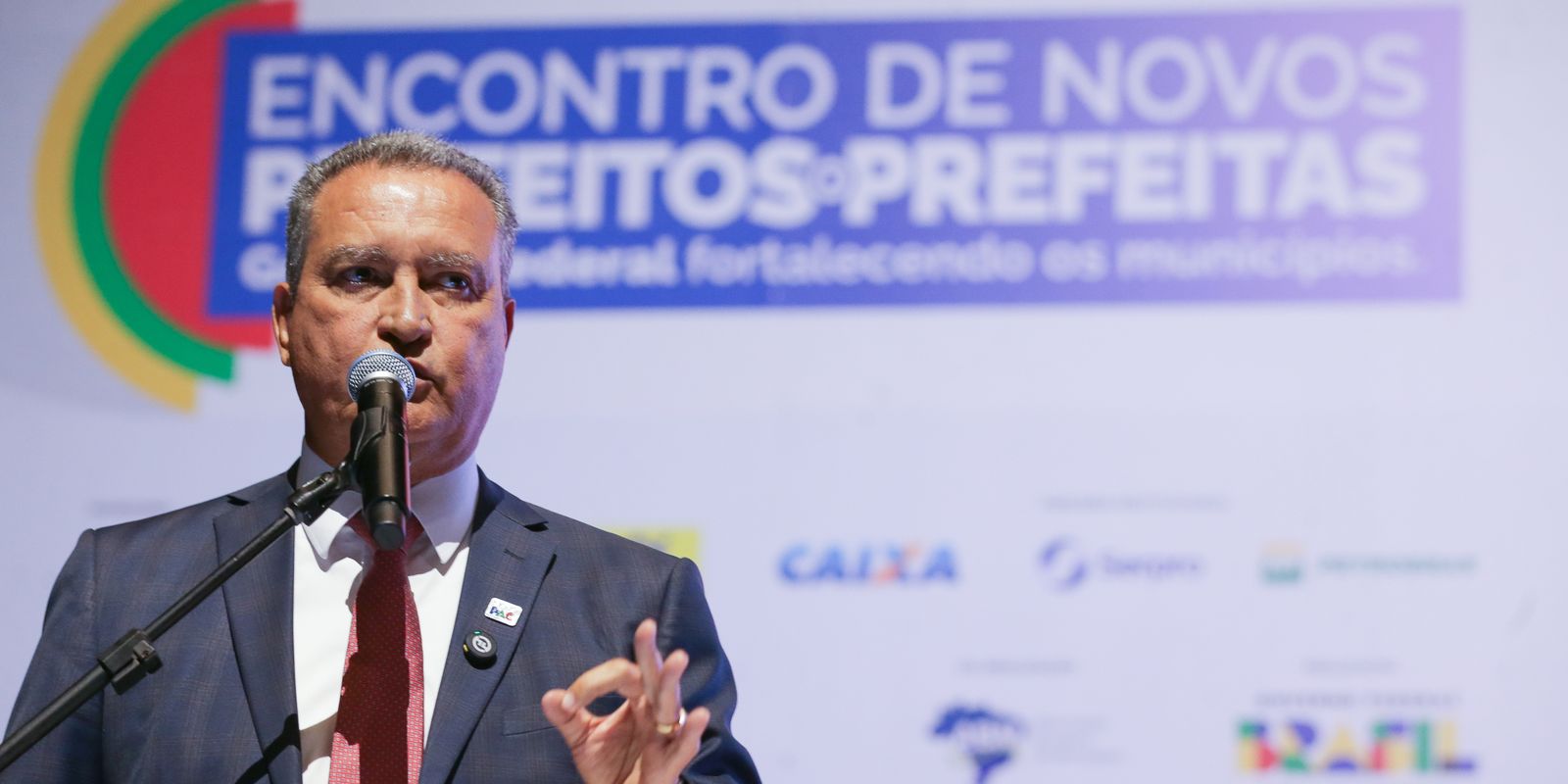 Desastres climáticos são foco de debate em encontro de prefeitos