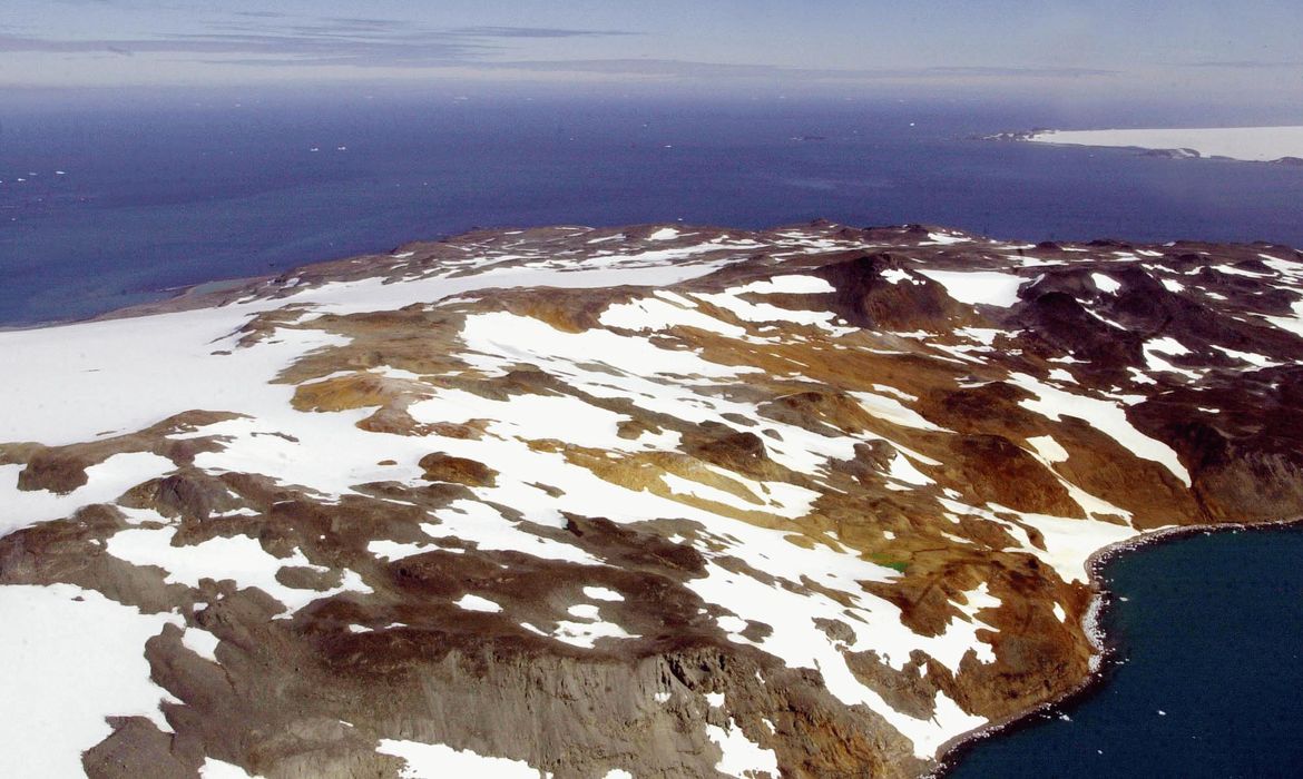 Vista aérea da Península Antártica