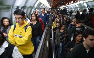 Corredor subterrâneo entre as estações Consolação e Paulista, que faz a integração entre as linhas verde e amarela do metrô de São Paulo.