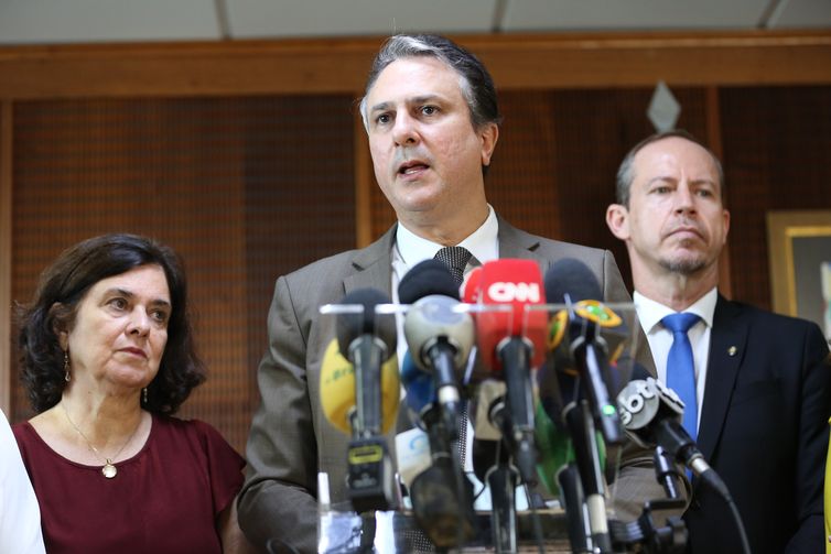 Brasília (DF) 06/04/2023 The Minister of Education, Camilo Santana, the Minister of Health, Nísia Trindade, and the Executive Secretary of the MoJ, Ricardo Capelli, during an interministerial group meeting to discuss safety in schools.  Photo: Fabio Rodrigues-Pozzebom/ Agência Brasil