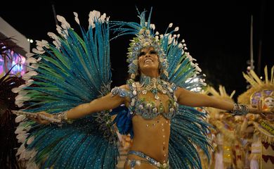 Rio de Janeiro - Mangueira, a grande vitoriosa do carnaval, foi a última escola a se apresentar na Marquês de Sapucaí, no Desfile das Campeãs, com o enredo sobre Maria Bethânia (Tomaz Silva/Agência Brasil)