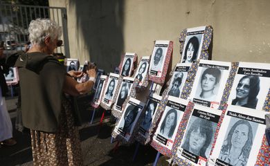 São Paulo (SP) 31/03/2024 - Ato 60 Anos do Golpe de 64 na frente do DOI-CODI em São Paulo.
Foto: Paulo Pinto/Agência Brasil
