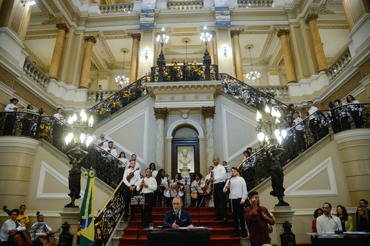 Tomaz Silva/Agência Brasil Rio de Janeiro (RJ), 30/05/2023 – O presidente da Fundação Biblioteca Nacional, Marco Lucchesi durante seu discurso de posse. Foto: Tomaz Silva/Agência Brasil