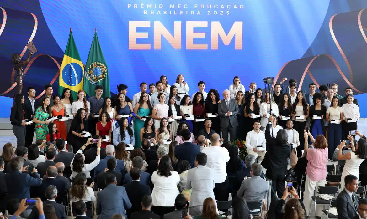 Valter Campanato/Agência Brasil Brasília (DF) 11/08/2025 - Presidente da República, Luiz Inácio Lula da Silva, participa da cerimônia de entrega do Prêmio MEC da Educação Brasileira, no Palácio do Planalto. Foto: Valter Campanato/Agência Brasil