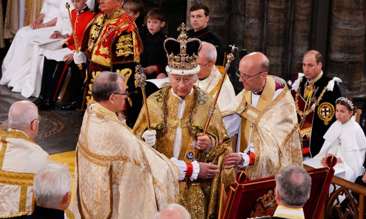 King Charles III wearing St Edward's Crown during his coronation ceremony in Westminster Abbey, London. Picture date: Saturday May 6, 2023.   Yui Mok/Pool via REUTERS