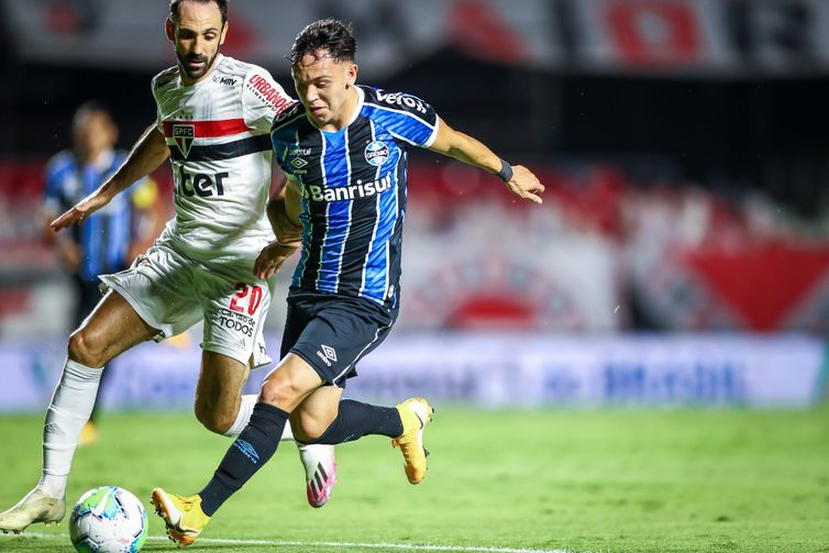 Grêmio avança á final da Copa do Brasil 2020 em embate contra o São Paulo.