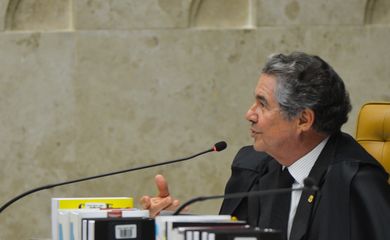 Brasília - O ministro Marco Aurélio Mello participa de sessão plenária do Supremo Tribunal Federal, para julgar vários processos (Antonio Cruz/Agência Brasil)