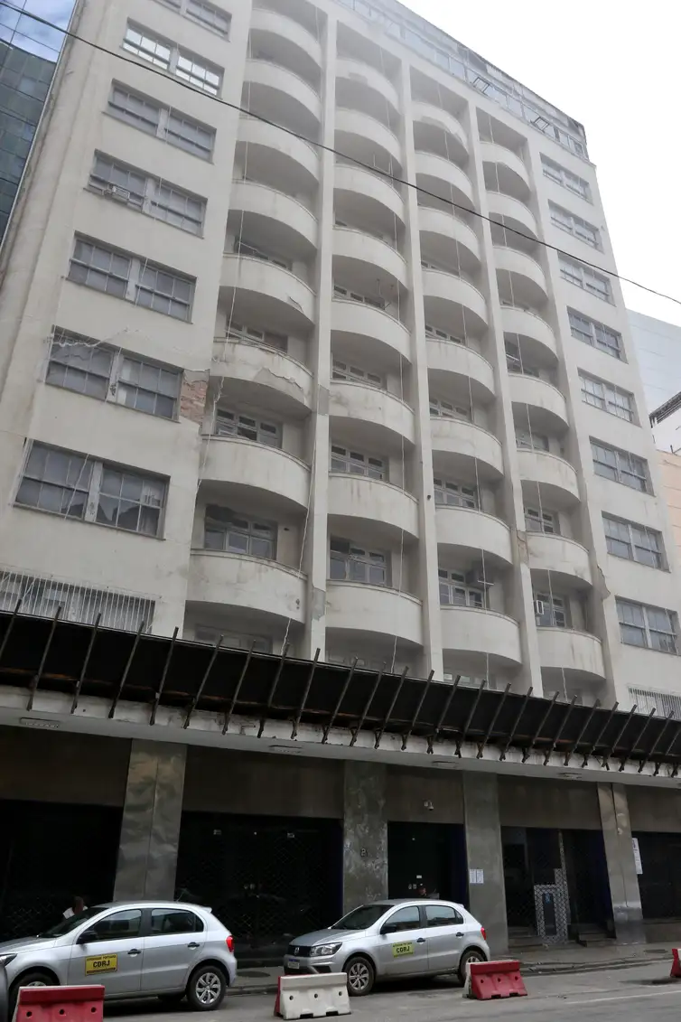 Facade of the building that housed the headquarters of Companhia Docas do Rio de Janeiro (CDRJ), at Rua Acre, 21, port region, downtown.