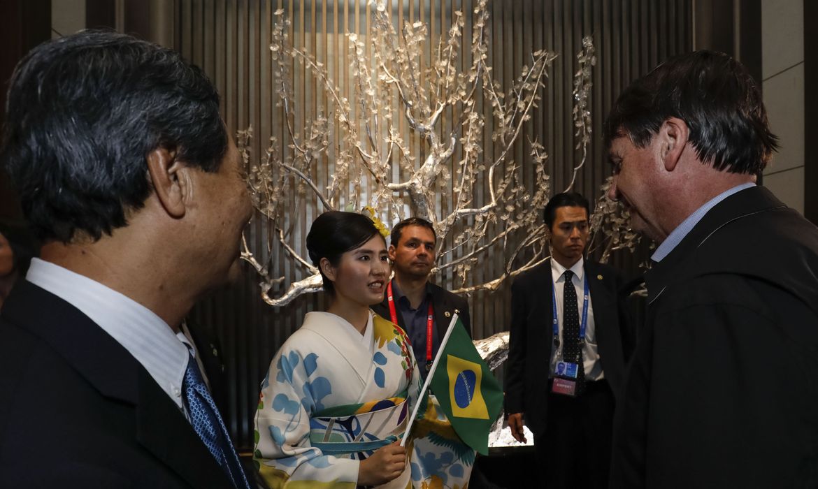 Presidente da República, Jair Bolsonaro, durante chegada ao hotel St. Regis, em Osaka.
