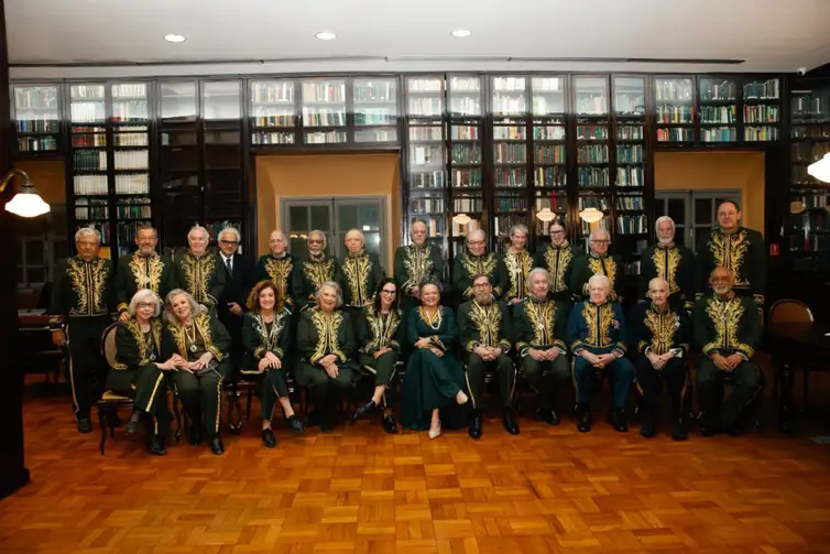 São Paulo 08/11/2025 Ana Maria Gonçalves toma posse na ABL e se torna primeira mulher negra a ocupar cadeira na instituição. Foto: ABL/ Dani Paiva.