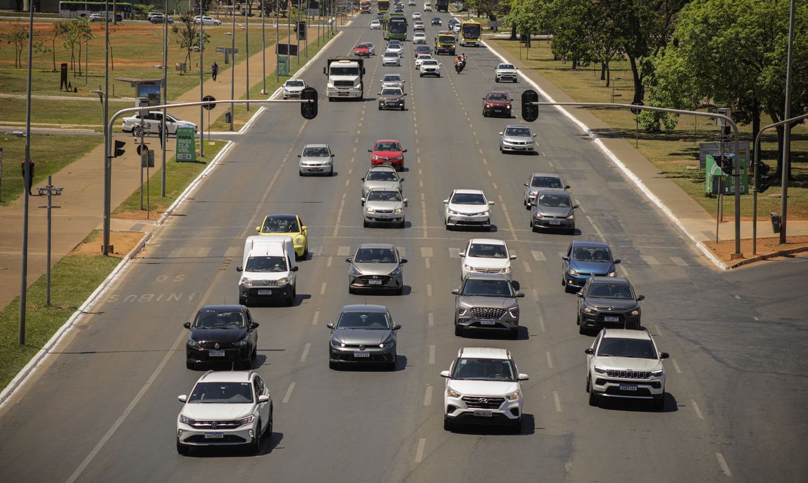 Brasília (DF) 18/09/2023 – Semana Nacional do Trânsito começa nesta segunda-feira, com o tema No trânsito, escolha a vida, o objetivo da Semana é promover a reflexão sobre a forma como nos deslocamos nas cidades e os problemas que o uso excessivo dos veículos pode causar ao meio ambiente e ao bem-estar da sociedade
Foto: Joédson Alves/Agência Brasil