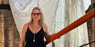 Artista russa expõe, no Rio, obras que refletem sobre esperança e guerra