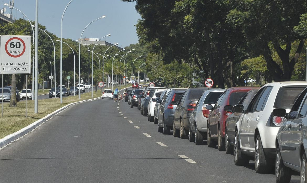 Dia da Liberdade de Impostos, posto de Brasília oferece gasolina a R$ 1,98(Antônio Cruz/Agência Brasil)