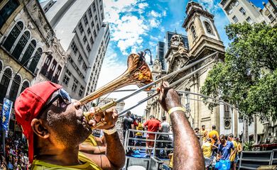 Rio de Janeiro - Desfile do bloco de rua, Afroreggae, na  Primeiro de Março (Alexandre Vidal/Riotur)