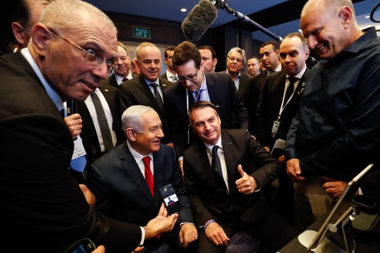 Presidente da República, Jair Bolsonaro, e o Primeiro-Ministro de Israel, Senhor Benjamin Netanyahu, durante visita à exposição de produtos de empresas de inovação em Jerusalém