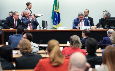 Brasília (DF), 20/03/2025  - Sessão da Comissão Mista de Orçamento (CMO) para votar o relatório final do Senador Angelo coronel. Foto: Lula Marques/Agência Brasil