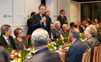 Presidente da República, Jair Bolsonaro, durante jantar de confraternização da Federação das Associações Muçulmanas do Brasil (FAMBRAS), na CNA.