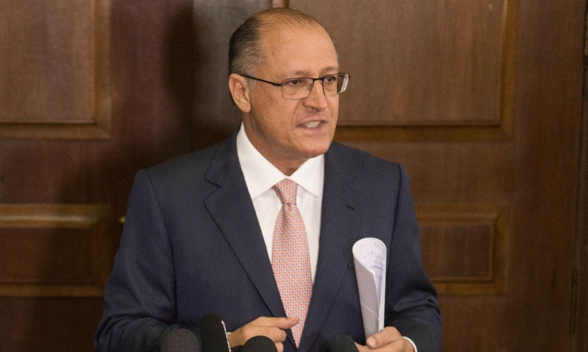 São Paulo - O governador Geraldo Alckmin anunciou o adiamento da reorganização escolar, a coletiva foi realizada no Palácio dos Bandeirantes. (SECOM/ Gov.de SP)