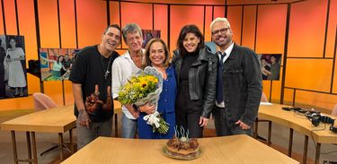 Cissa Guimarães recebe no Sem Censura seus amigos André Marques, Ernesto Piccolo, Bárbara Paz e Muka
