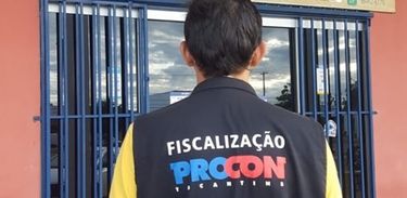 Procon de Tocantins - Fiscal faz vistoria em estabelecimento