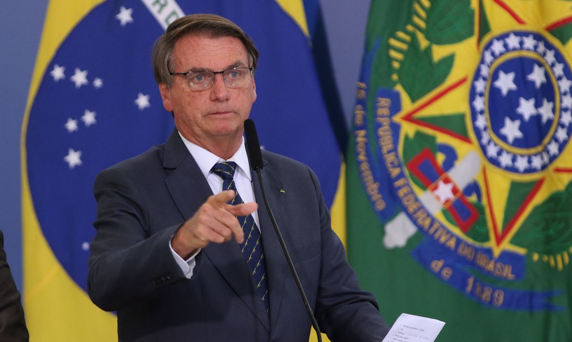 O presidente da República, Jair Bolsonaro, discursa durante o lançamento da Carteira de Identidade Nacional. 