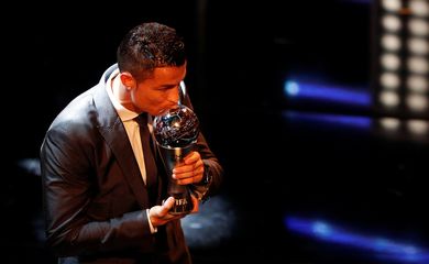 O português Cristiano Ronaldo, do Real Madrid, foi escolhido pela Fifa o melhor jogador do mundo (Reuters/Direitos Reservados)