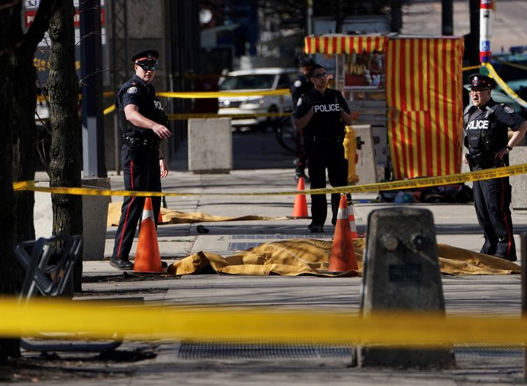 Atropelamento deixa 10 mortos no Canadá
