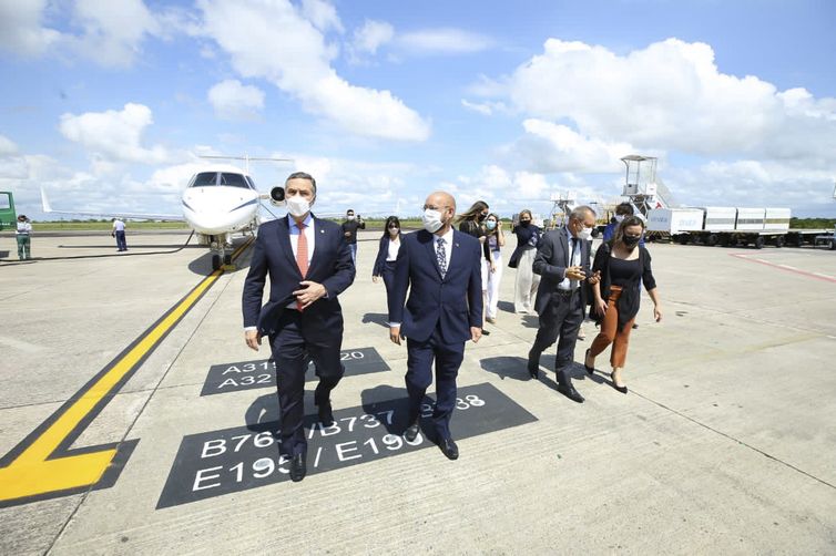 O presidente do Tribunal Superior Eleitoral (TSE), ministro Luís Roberto Barroso, esteve em Macapá, neste sábado (05) para acompanhar os trabalhos de preparação para o pleito municipal que será relaizado amanhã (06)