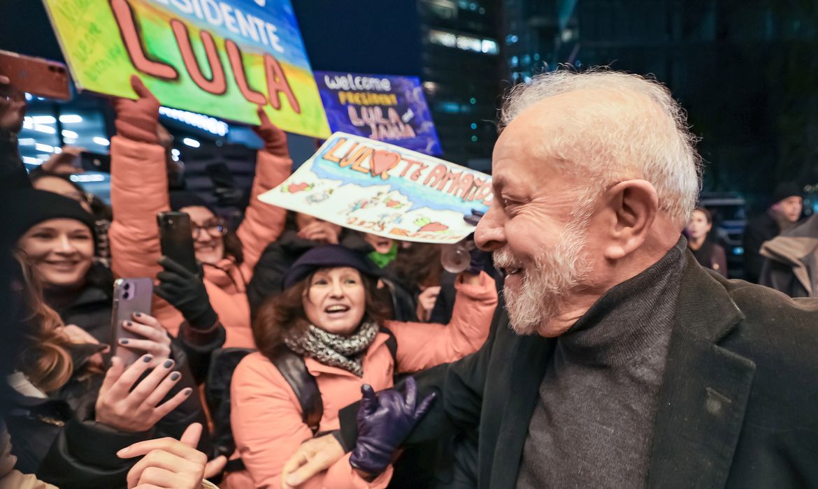 03.12.2023 - Presidente da República, Luiz Inácio Lula da Silva, durante chegada a Berlim.
Aeroporto Berlim Brandemburgo – Berlim, Alemanha
Foto: Ricardo Stuckert/PR