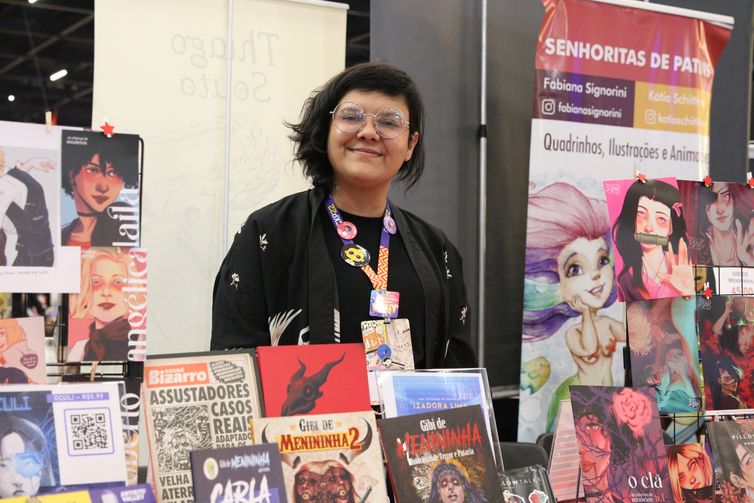 A ilustradora e artista Sasyk lança dois quadrinhos na Artists’ Valley By Chiaroscuro Studios, durante o Comic Con Experience - CCXP22.