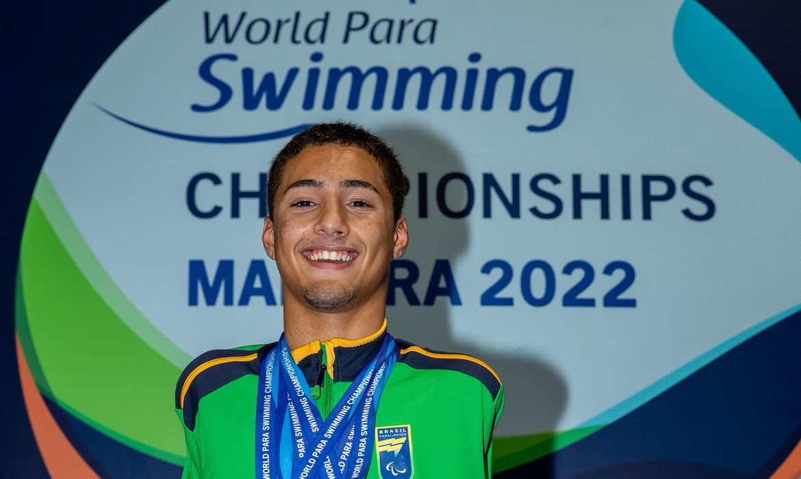 Samuel Oliveira é campeão no Mundial de Natação Madeira 2022, no Complexo de Piscinas de Funchal, na Ilha da Madeira, Portugal.