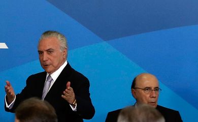 Brasília - O presidente Michel Temer discursa durante reunião com líderes empresariais sobre a reforma da Previdência, no Palácio do Planalto (Valter Campanato/Agência Brasil)