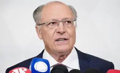 Brasília (DF) 17/03/2025 - Vice-presidente da República Geraldo Alckmin durante entrevista coletiva no Palácio do Planalto onde fala sobre o desempenho do setor de eletroeletrônicos com Associação Nacional de Fabricantes de Produtos Eletroeletrônicos - ELETROS. Foto: Cadu Gomes/VPR