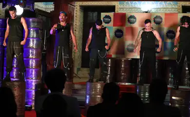 Rio de Janeiro (RJ), 10/04/2026 - Apresentação de espetáculo Bizarrus durante lançamento do projeto Horizontes Culturais, realizado pelo Conselho Nacional de Justiça e da Secretaria Nacional de Políticas Penais do Ministério da Justiça e Segurança Pública, durante encerramento da Semana da Cultura no Sistema Prisional, no Teatro Municipal, Cinelândia. Foto: Rovena Rosa/Agência Brasil