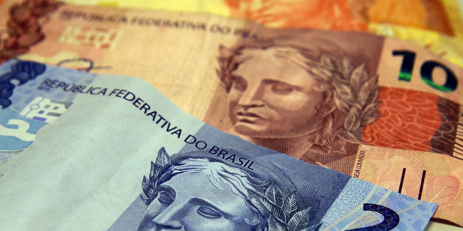 Governo paga hoje Auxílio Brasil a beneficiários com NIS final 4