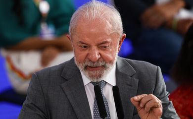 Brasília (DF), 17/11/2025 - O presidente Luiz Inácio Lula da Silva participa de cerimônia de envio do texto do novo Plano Nacional de Cultura (PNC) ao Congresso Nacional. Foto: Marcelo Camargo/Agência Brasil