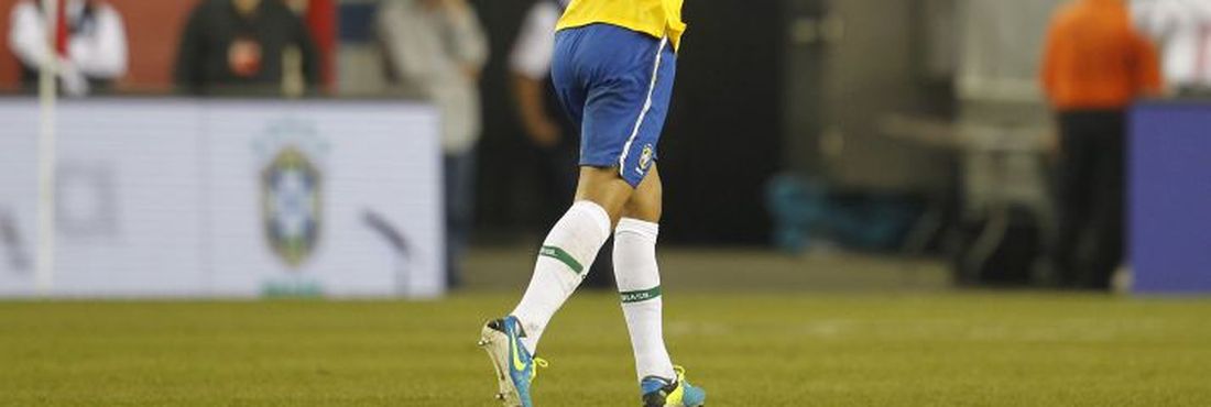 Um dos gols da partida foi marcado pelo zagueiro Dedé.