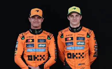 Pilotos da McLaren, Lando Norris e Oscar Piastri, em Melbourne, na Austrália
13/03/2025 REUTERS/Mark Peterson