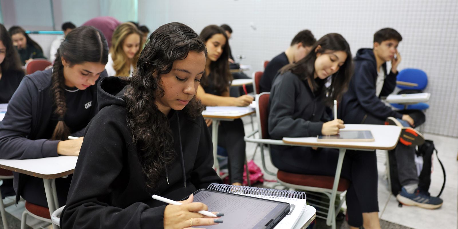 Termina às 23h59 prazo para pedir isenção da taxa de inscrição do Enem