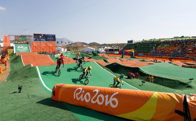 Rio de Janeiro - Ciclistas começam as competições de BMX nos Jogos Olímpicos Rio 2016, no Parque Radical em Deodoro (Fernando Frazão/Agência Brasil)