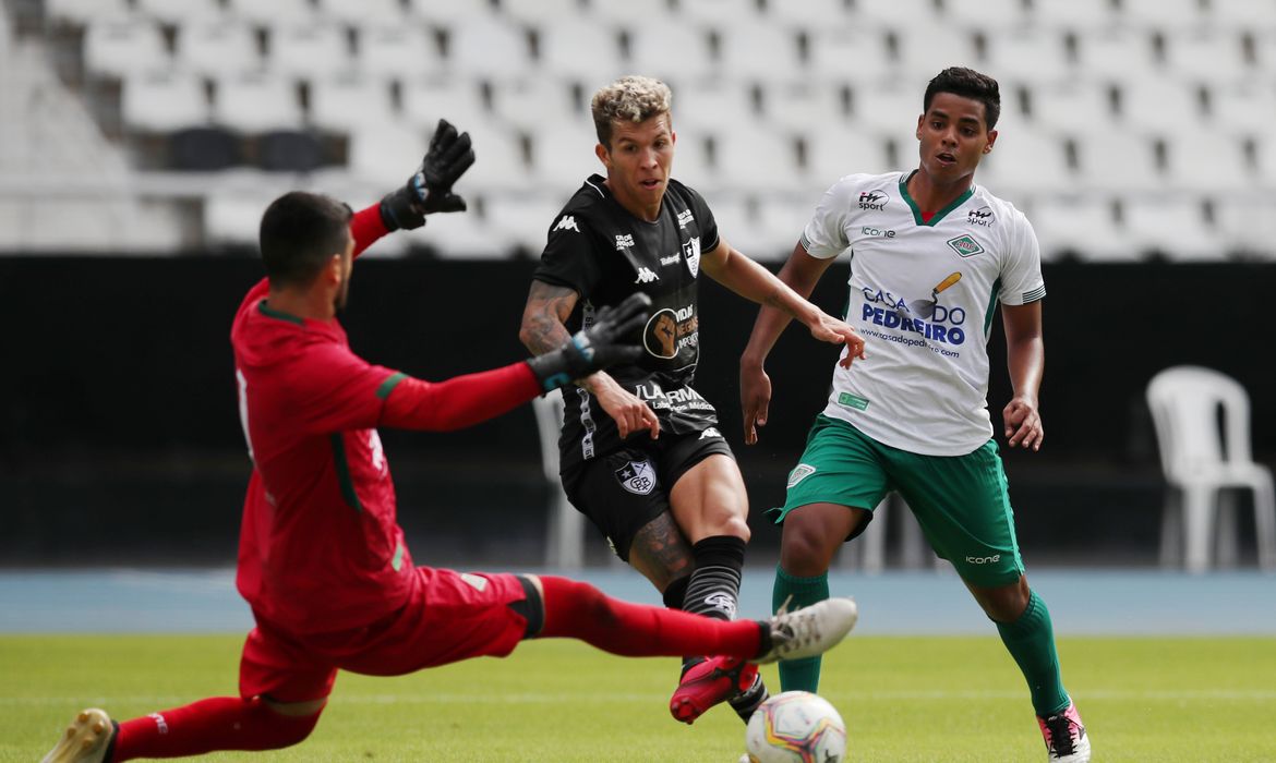 Campeonato carioca - Botafogo v Cabofriense